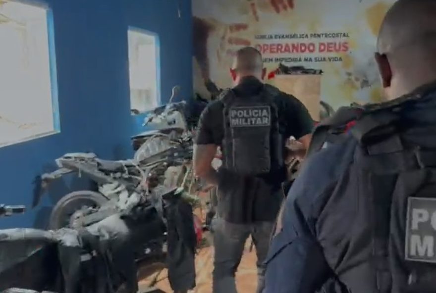 desmanche-de-motos-em-igreja-abandonada-na-baixada-fluminense3A-pm-encontra-14-veiculos-e-pecas-possivelmente-adulteradas desmanche-de-motos-em-igreja-abandonada-na-baixada-fluminense3A-pm-encontra-14-veiculos-e-pecas-possivelmente-adulteradas