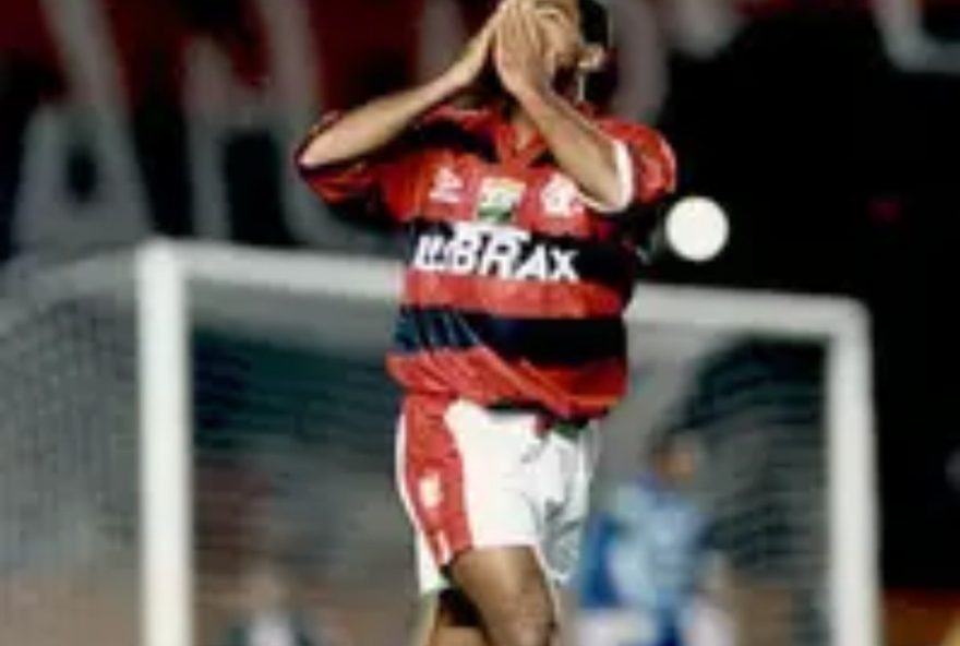 despedida-de-adriano3A-romario-vestira-a-camisa-do-flamengo-no-maracana-apos-25-anos3B-veja-a-10-do-imperador-e-diego-ribas-confirmados