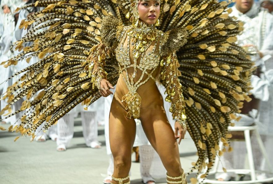 destaque-da-terceira-noite-de-desfiles-do-carnaval-2026-no-rio3A-paraiso-do-tuiuti-brilha-na-sapucai2C-junto-com-vila-isabel2C-grande-rio-e-salgueiro destaque-da-terceira-noite-de-desfiles-do-carnaval-2026-no-rio3A-paraiso-do-tuiuti-brilha-na-sapucai2C-junto-com-vila-isabel2C-grande-rio-e-salgueiro