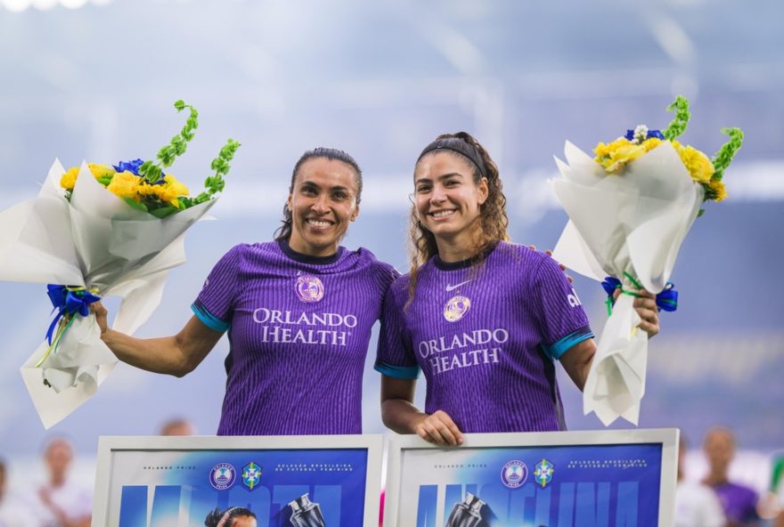 destaques-marta-e-angelina-sao-ovacionadas-no-orlando-pride-apos-titulo-da-copa-america