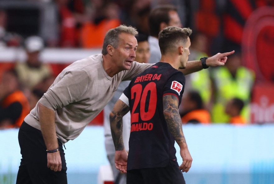 destaques-para-alex-grimaldo-na-vitoria-do-bayer-leverkusen-sobre-o-eintracht-frankfurt-na-bundesliga