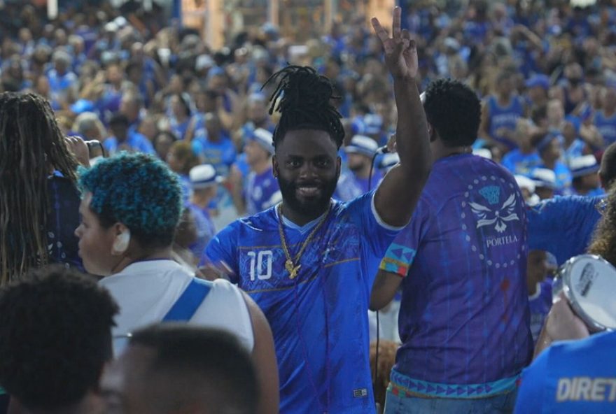 desvendando-a-importancia-dos-gestos-dos-mestres-de-bateria-no-carnaval desvendando-a-importancia-dos-gestos-dos-mestres-de-bateria-no-carnaval