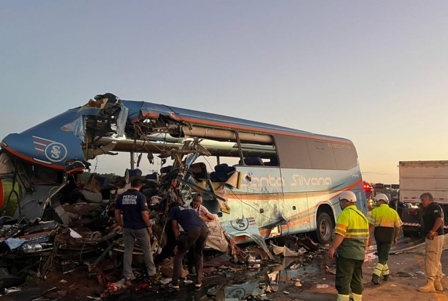 detalhes-sobre-o-tragico-acidente-na-br-116-em-pelotas-que-deixou-11-mortos detalhes-sobre-o-tragico-acidente-na-br-116-em-pelotas-que-deixou-11-mortos