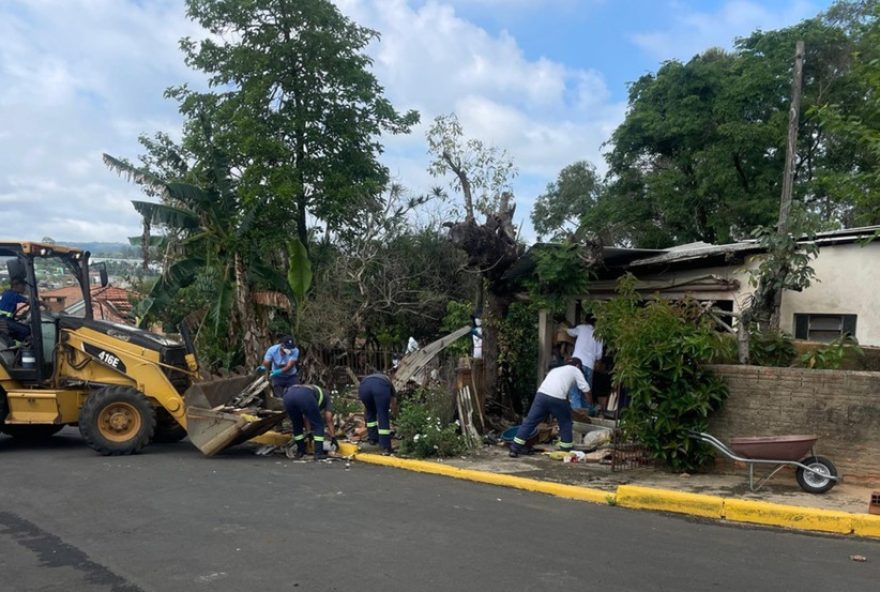 detenta-acha-e-devolve-r24-8-mil-no-parana-em-trabalho-de-reintegracao-social detenta-acha-e-devolve-r24-8-mil-no-parana-em-trabalho-de-reintegracao-social