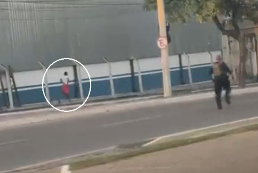 detento-foge-algemado-da-delegacia-regional-de-juazeiro-do-norte3A-policial-penal-age-rapido-e-recaptura-fugitivo
