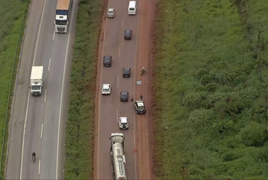 detentos-em-regime-semiaberto-sao-baleados-ao-sairem-do-presidio-em-contagem3A-um-morto.-a-violencia-nas-estradas-exige-medidas-urgentes