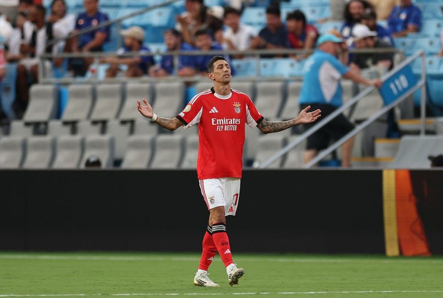 di-maria-se-despede-do-benfica-em-partida-tumultuada-na-copa-de-clubes2C-com-eliminacao-e-gol-marcado