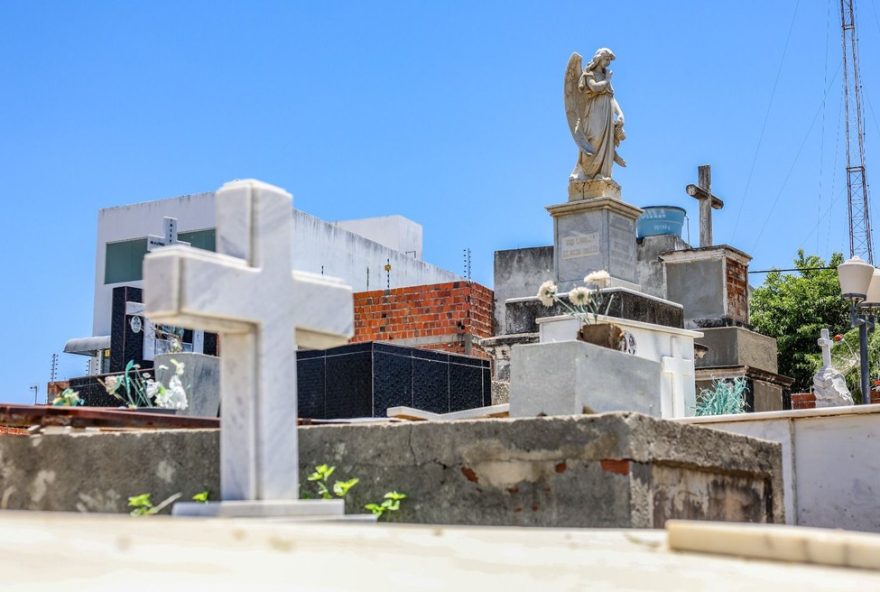 dia-de-finados-em-petrolina3A-cemiterios-funcionam-em-horario-especial2C-com-expectativa-de-40-mil-visitantes dia-de-finados-em-petrolina3A-cemiterios-funcionam-em-horario-especial2C-com-expectativa-de-40-mil-visitantes