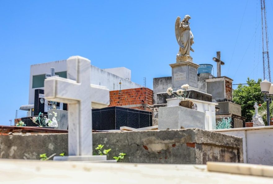 dia-de-finados-em-petrolina3A-confira-horarios-das-missas-nos-cemiterios-da-cidade