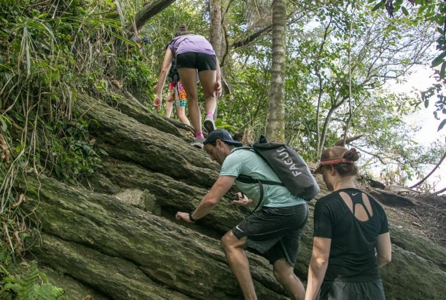 dicas-de-seguranca-para-trilhas-e-montanhismo3A-saiba-como-se-prevenir-e-evitar-riscos-durante-suas-aventuras-na-natureza