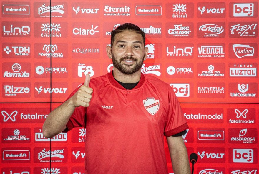 diego-torres-chega-ao-vila-nova-com-expectativa-de-sucesso-apos-passagem-por-clubes-brasileiros-e-parceria-com-tecnico-lacerda