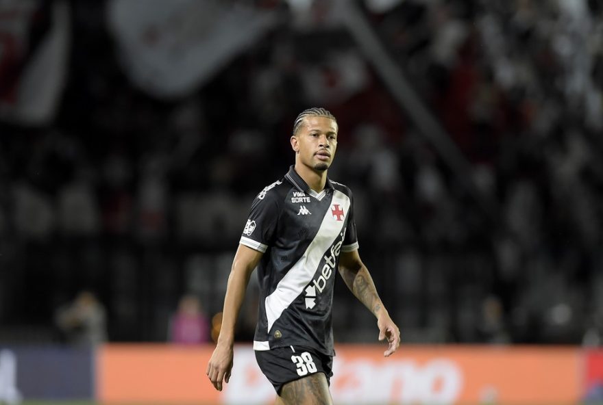 diniz-defende-permanencia-de-joao-victor-no-vasco-apos-criticas3A-22quer-se-redimir-jogando22