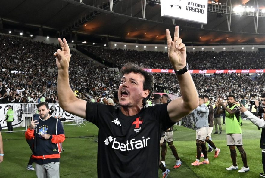 diniz-exalta-atuacao-do-vasco-e-pede-rayan-na-selecao3A-22radar-de-copa222C-apos-vitoria-no-classico-contra-o-fluminense.-veja-a-coletiva