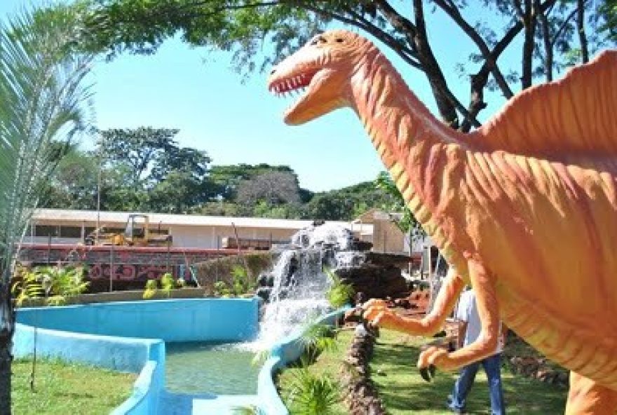 dinossauro do mutirama