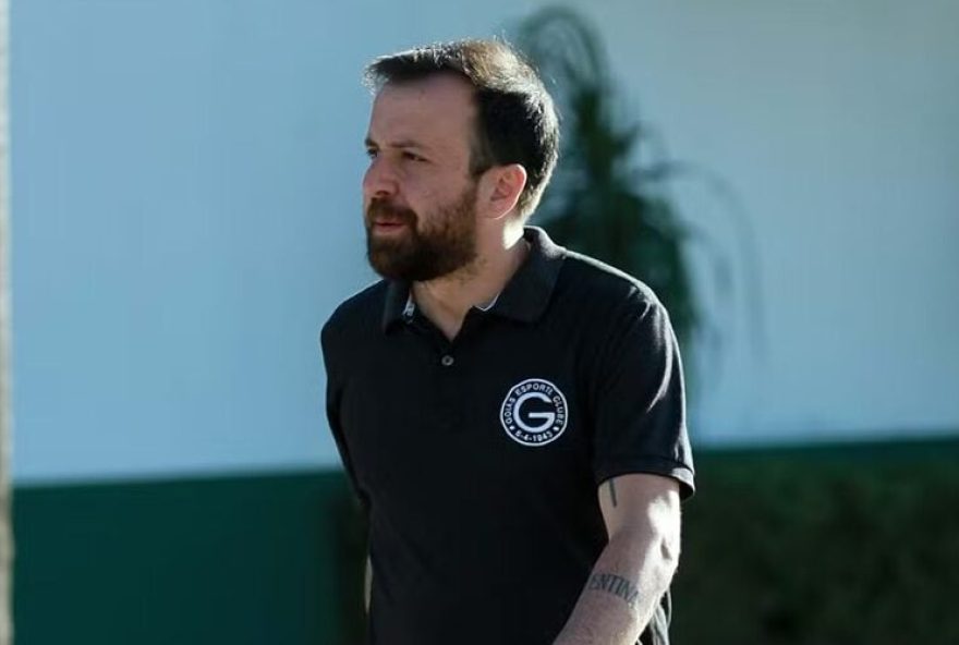 diretor-ameaca-e-depois-pede-desculpas-para-lateral-do-coritiba