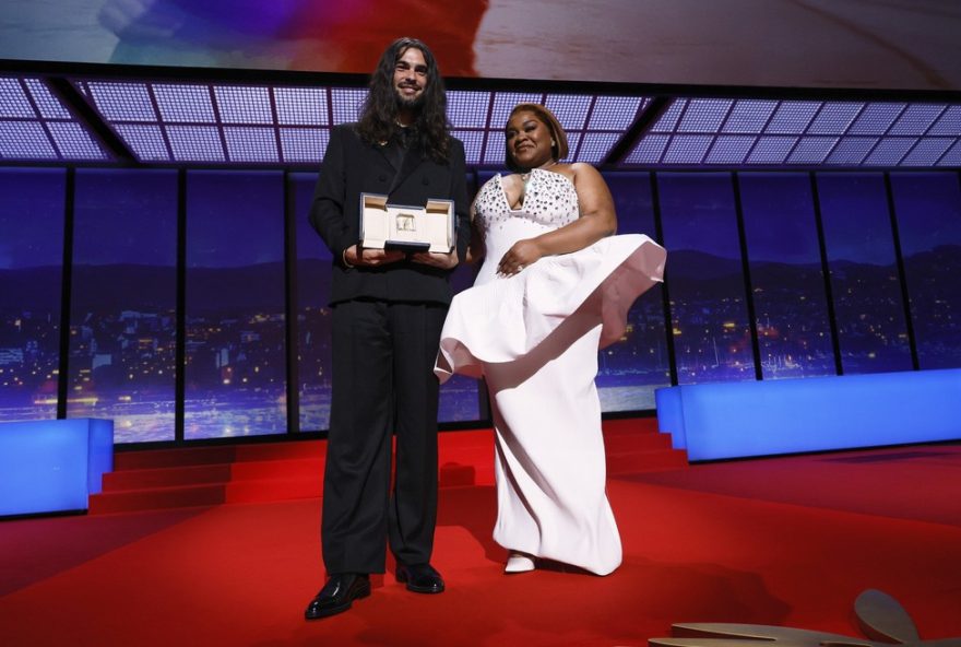 diretor-de-sirat-pede-desculpas-por-piada-sobre-votos-brasileiros-no-oscar