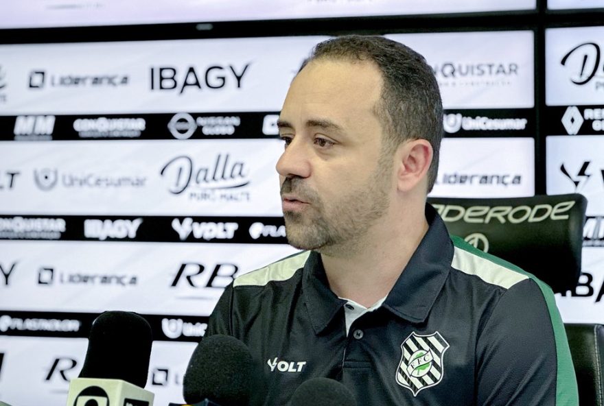 diretor-do-figueirense-mantem-misterio-sobre-tecnico3A-22nao-teremos-tampao22