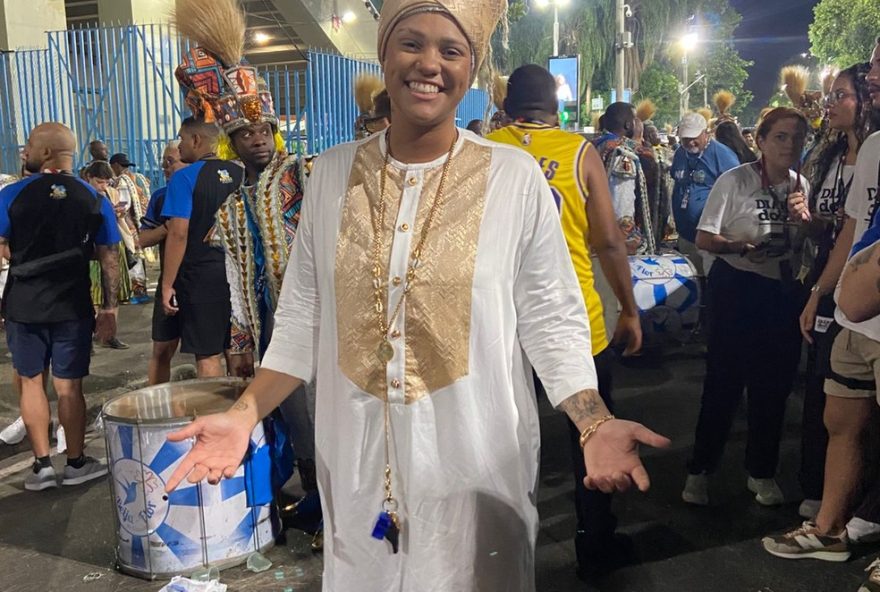 diretora-de-tamborins-da-beija-flor-defende-representatividade-feminina-no-carnaval3A-mulheres-sao-poucas2C-mas-determinadas diretora-de-tamborins-da-beija-flor-defende-representatividade-feminina-no-carnaval3A-mulheres-sao-poucas2C-mas-determinadas