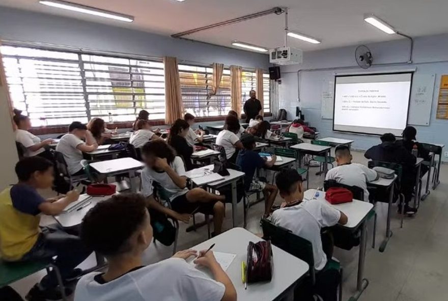 diretores-afastados-denunciam-improviso-em-curso-de-reciclagem-da-gestao-nunes3A-falta-de-mentoria-e-planejamento-prejudicam-formacao
