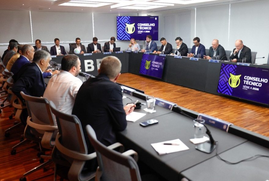 dirigentes-pedem-suspensao-de-novos-gramados-sinteticos-em-reuniao-da-cbf