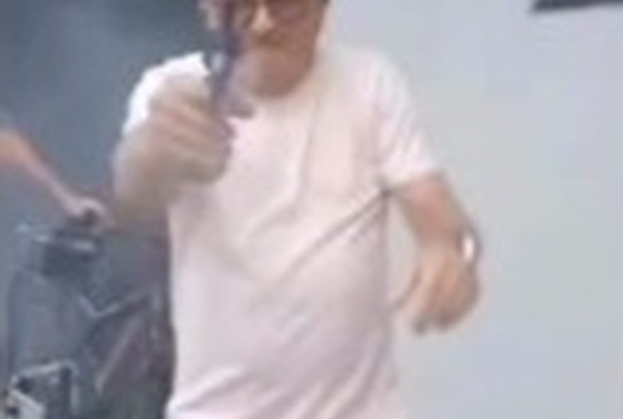 discussao-acalorada-em-duque-de-caxias-termina-com-homem-baleado3B-video-viraliza discussao-acalorada-em-duque-de-caxias-termina-com-homem-baleado3B-video-viraliza