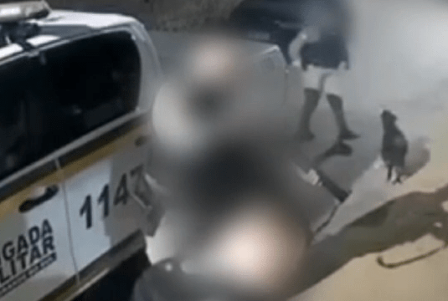 disparo-em-negao3A-cao-comunitario-de-campo-bom-e-alvejado-por-pm-em-operacao-da-brigada-militar2C-desencadeando-revolta-e-debate-sobre-protecao-animal disparo-em-negao3A-cao-comunitario-de-campo-bom-e-alvejado-por-pm-em-operacao-da-brigada-militar2C-desencadeando-revolta-e-debate-sobre-protecao-animal