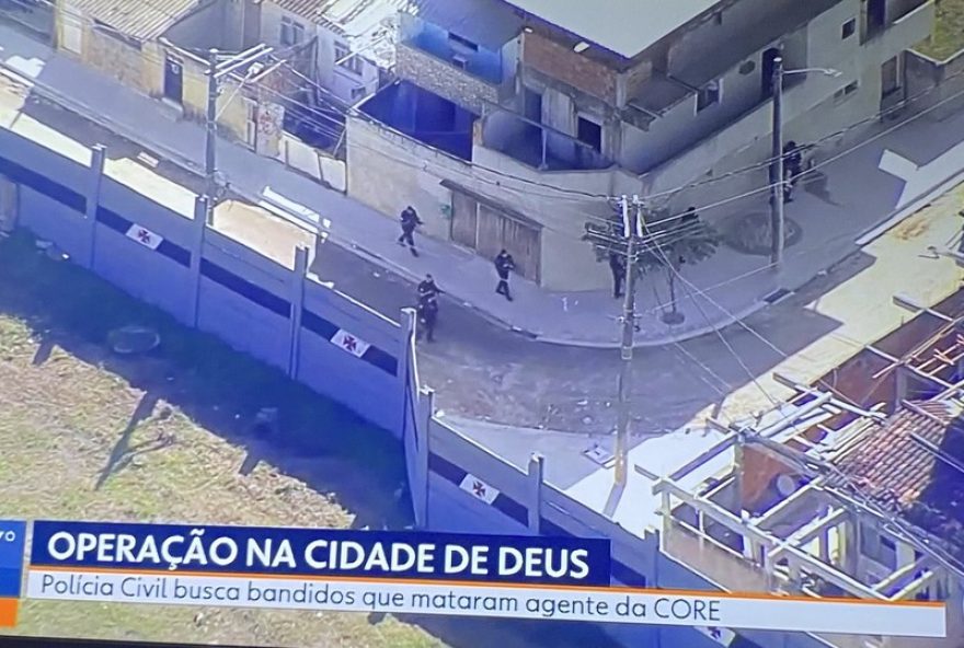 disparos-de-tiros-interrompem-media-day-do-vasco-no-ct-moacyr-barbosa