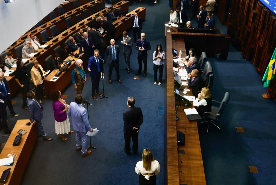 disputa-politica-marca-superquinta-na-alerj-com-votacoes-do-orcamento-de-2025-e-propag disputa-politica-marca-superquinta-na-alerj-com-votacoes-do-orcamento-de-2025-e-propag