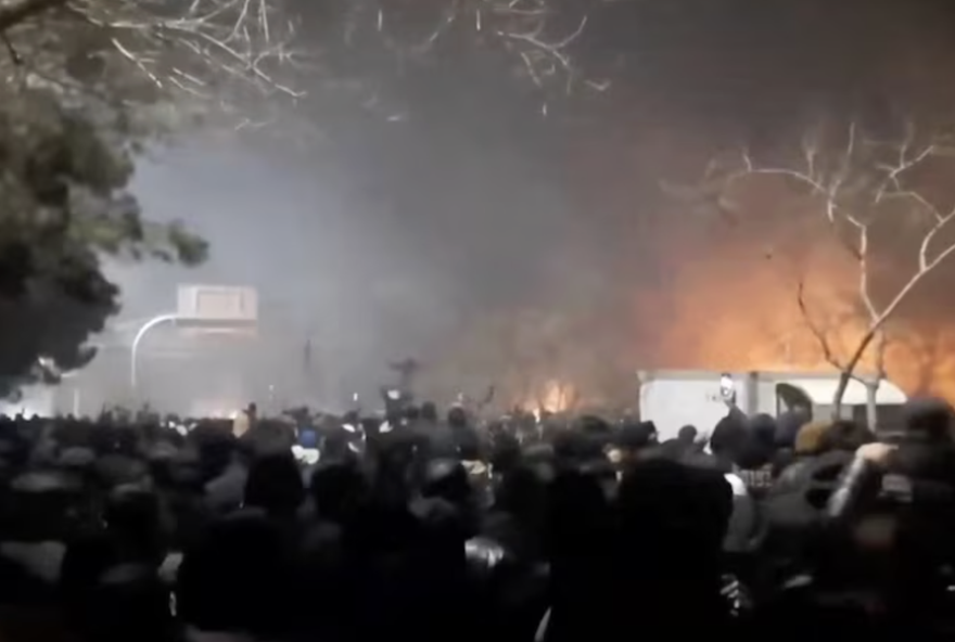 disturbios-no-ira3A-dezenas-mortos-em-protestos-revelam-instabilidade-politica-e-economica disturbios-no-ira3A-dezenas-mortos-em-protestos-revelam-instabilidade-politica-e-economica