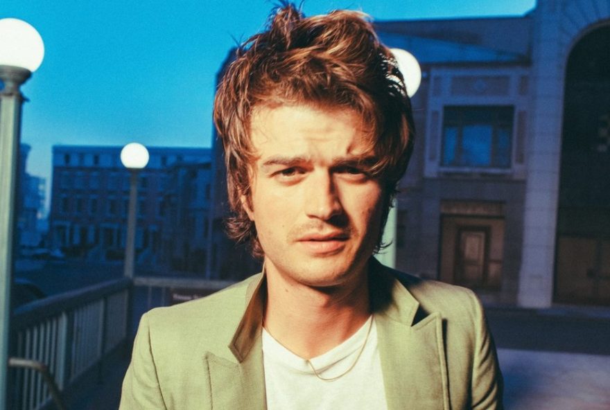 djo2C-o-ex-steve-de-22stranger-things222C-brilha-com-o-disco-the-crux-saiba-mais djo2C-o-ex-steve-de-22stranger-things222C-brilha-com-o-disco-the-crux-saiba-mais