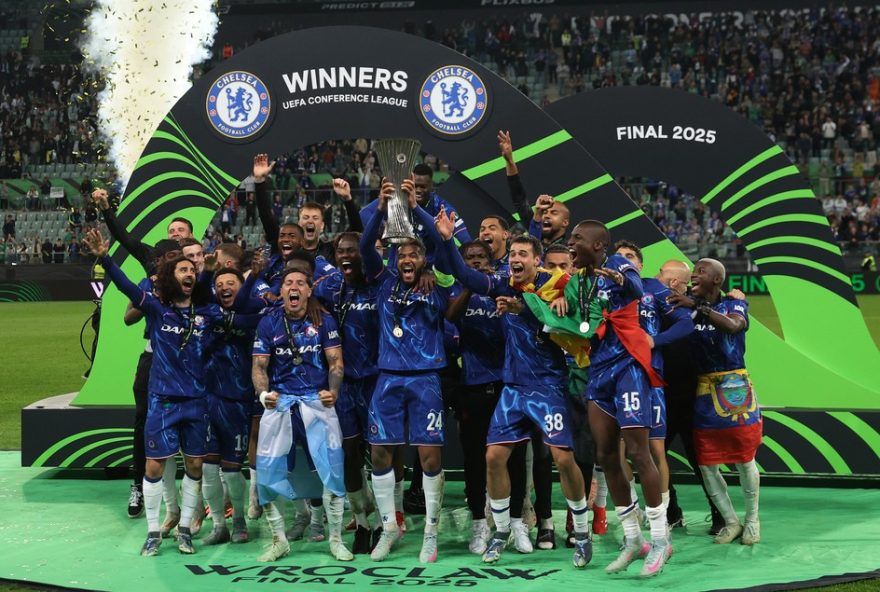 do-chelsea-ao-psg3A-novos-ricos-revolucionam-o-futebol-europeu