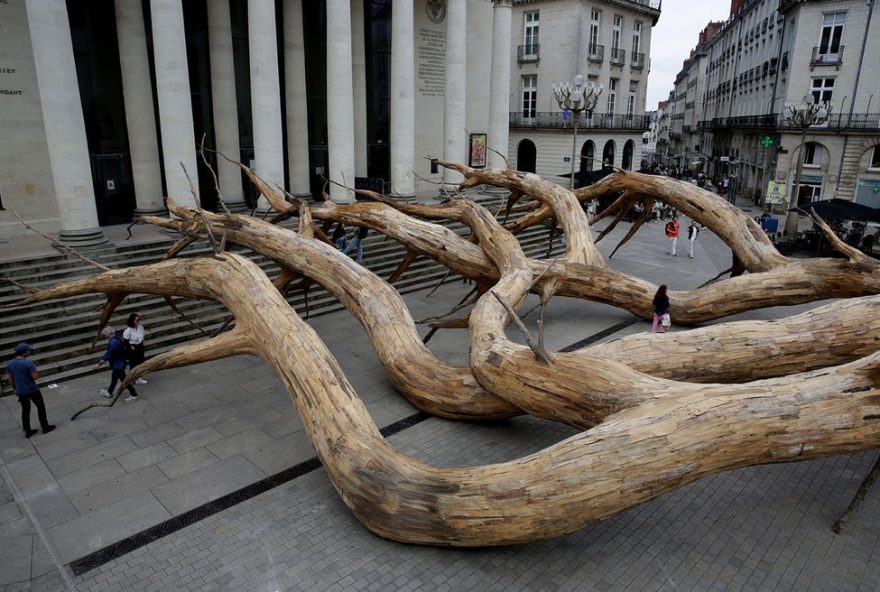 do-interior-de-sp-para-o-mundo3A-esculturas-de-henrique-oliveira-em-exposicao-internacional