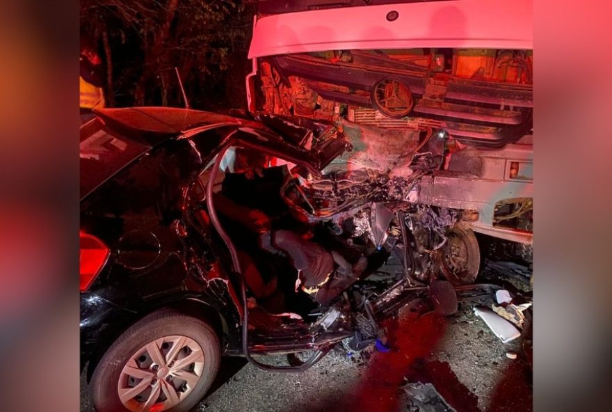 dois-suspeitos-morrem-em-acidente-fatal-apos-esfaquear-motorista-de-app-em-tatui