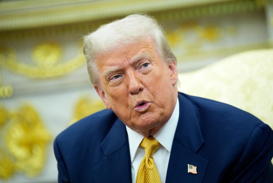 donald-trump-poupa-petroleo2C-aeronaves-e-suco-de-laranja-de-tarifaco