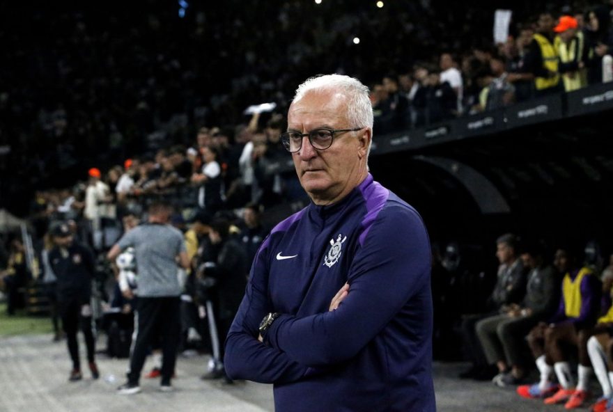 dorival-exalta-vitoria-do-timao-e-motivo-de-memphis-comecar-no-banco3A-22nao-se-sentia-confiante22