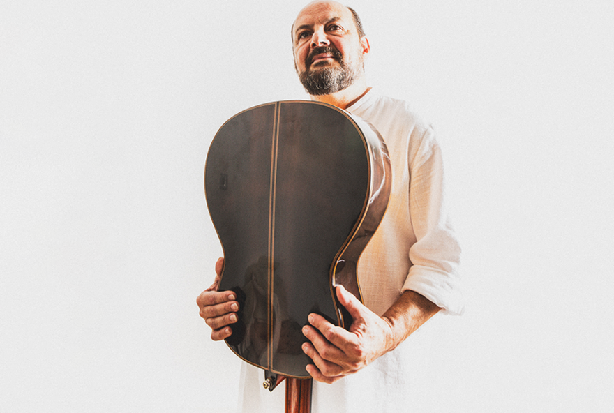 douglas-germano-lanca-album-branco-repleto-de-sambas-autorais-e-parcerias-de-peso douglas-germano-lanca-album-branco-repleto-de-sambas-autorais-e-parcerias-de-peso