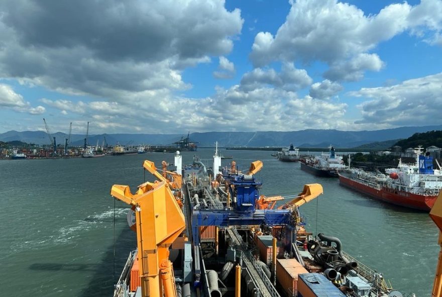 dragagem-de-manutencao-no-canal-do-porto-de-santos-garante-profundidade-de-15-metros dragagem-de-manutencao-no-canal-do-porto-de-santos-garante-profundidade-de-15-metros