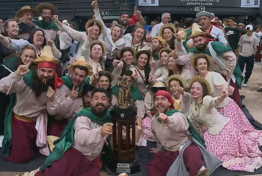 dtg-poncho-verde3A-vitoria-inovadora-e-emocionante-no-enart-2025