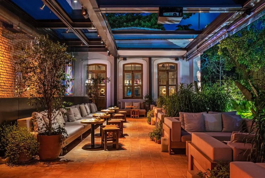 dua-lipa-no-rio3A-cantora-no-braseiro-da-gavea2C-elena2C-fla-flu-e-mais-confira-o-tour-da-artista-pela-cidade-em-5-dias