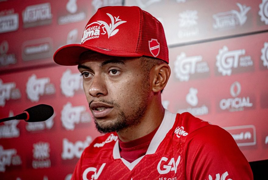 dudu-e-helton-leite-sao-apresentados-pelo-vila-nova dudu-e-helton-leite-sao-apresentados-pelo-vila-nova