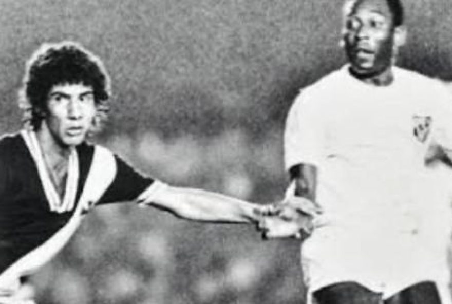 duelo-memoravel-entre-santos-e-vasco3A-o-jogo-do-milesimo-gol-de-pele