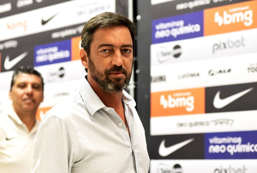 duilio-monteiro-alves-e-intimado-a-depor-sobre-uso-do-cartao-corporativo-do-corinthians