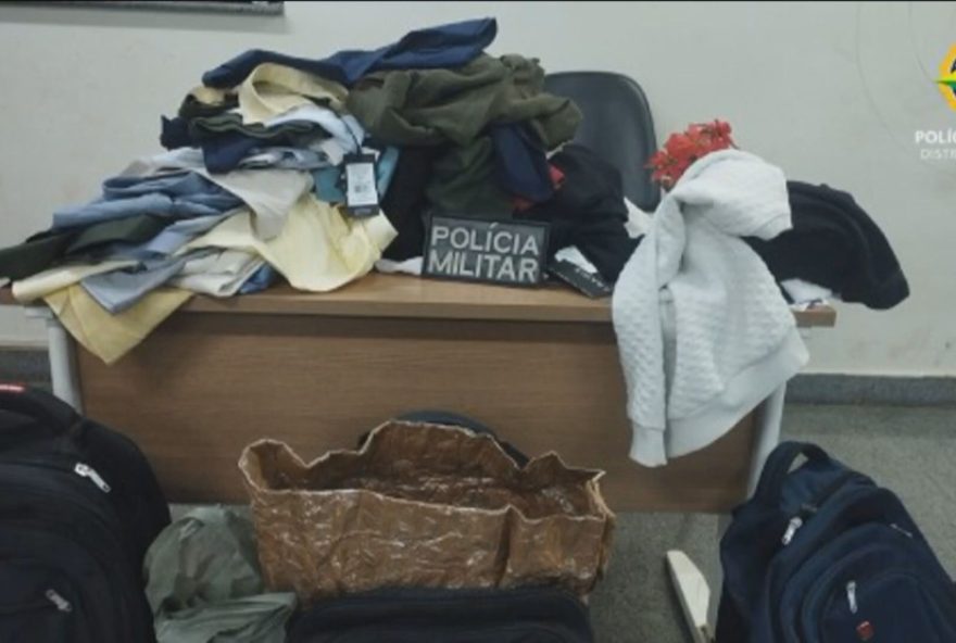 dupla-e-presa-por-furtar-roupas-de-shopping-em-brasilia3B-pecas-avaliadas-em-r2418-mil dupla-e-presa-por-furtar-roupas-de-shopping-em-brasilia3B-pecas-avaliadas-em-r2418-mil