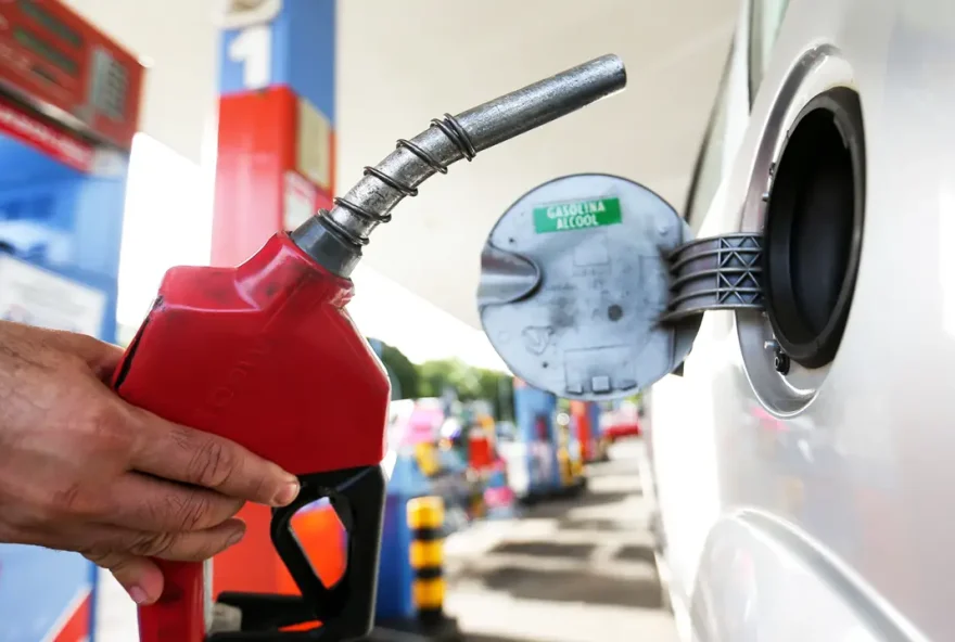 Gasolina e etanol caem 0,29% na primeira quinzena de abril, em Goiás
 (Foto: Reprodução/CNN)