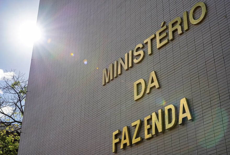 economia-do-pacote-fiscal-e-reduzida-em-r242-bi2C-aponta-ministerio-da-fazenda