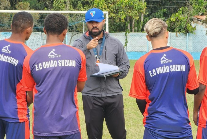 ecus-inicia-pre-temporada-para-bezinha-2025-com-tecnico-renovado-e-remanescentes