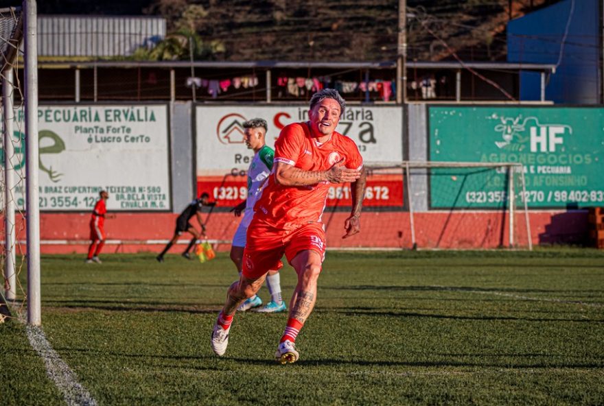 edu3A-artilheiro-do-montanhes-na-varzea-e-destaque-no-futebol-profissional edu3A-artilheiro-do-montanhes-na-varzea-e-destaque-no-futebol-profissional