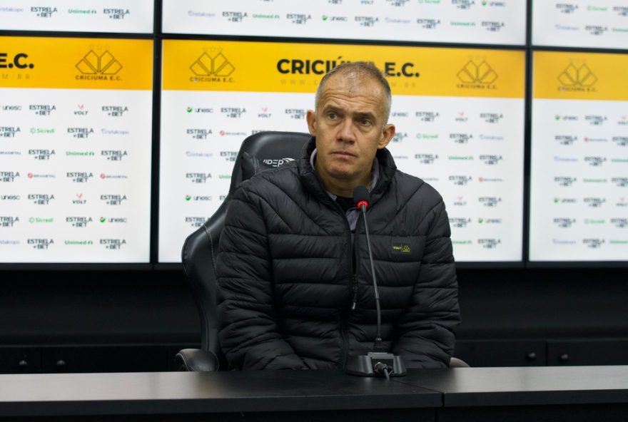 eduardo-baptista-destaca-metas-do-criciuma-e-importancia-de-se-posicionar-na-serie-b3A-confira-as-ultimas-novidades-e-desafios-do-clube