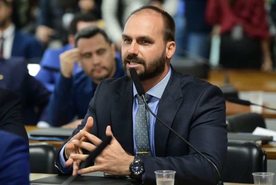 eduardo-bolsonaro-afastado-preventivamente-da-policia-federal-nos-eua eduardo-bolsonaro-afastado-preventivamente-da-policia-federal-nos-eua