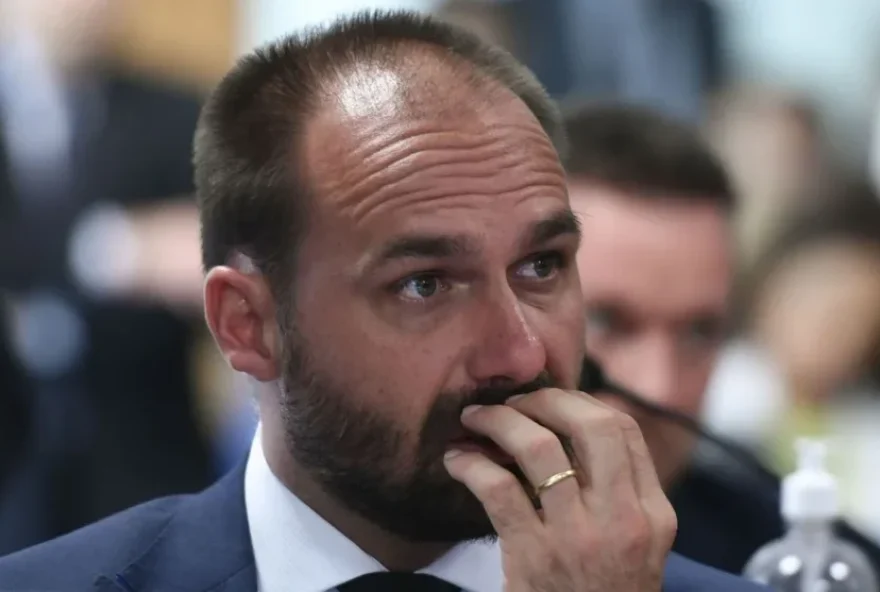 eduardo-bolsonaro-continua-usando-verba-de-gabinete-da-camara-mesmo-fora-do-mandato